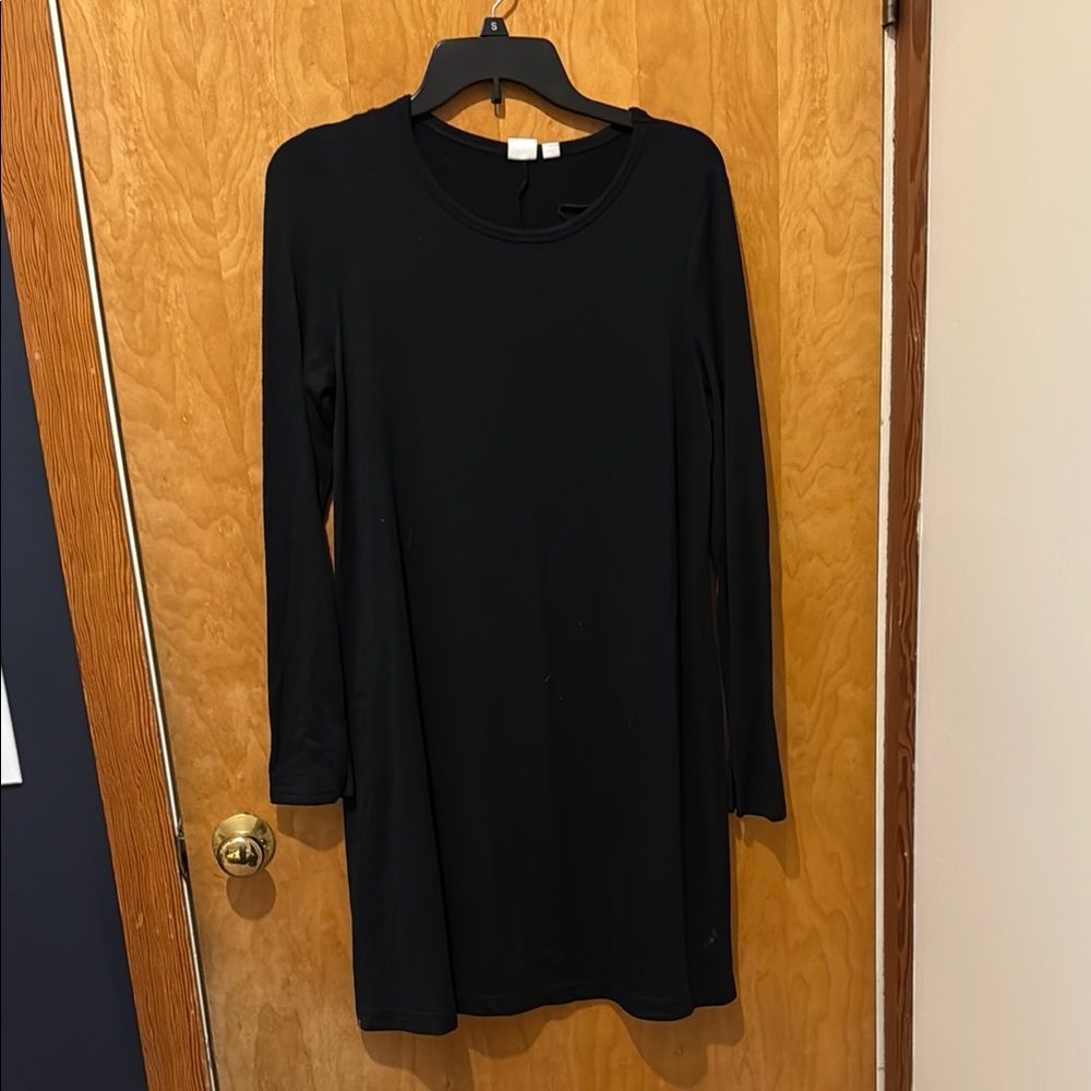 Classic Black Long Sleeve Shift Sweater Dress
